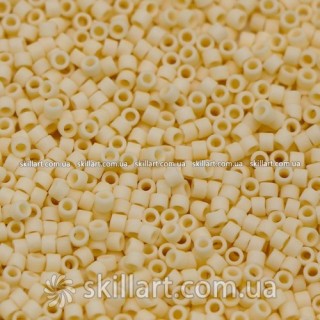Бисер DB-762 Miyuki Delica Beads 11/0 (матовый, топленое молоко)